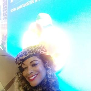 Meet your Posher, Victoria